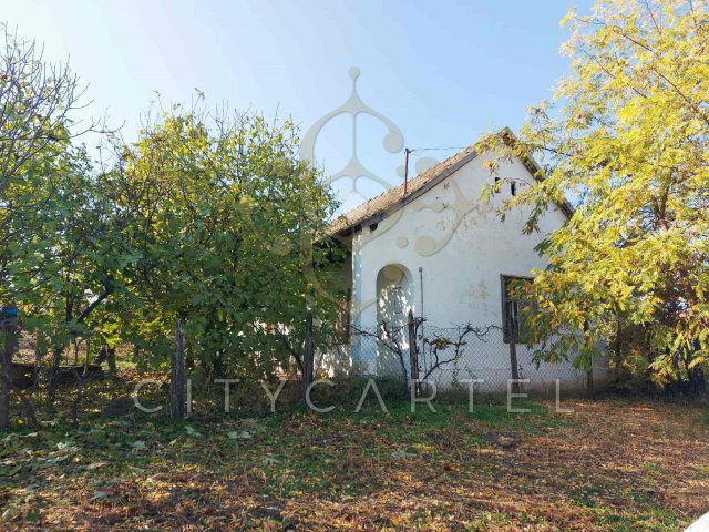 Eladó családi ház, Előszálláson 15 M Ft, 2 szobás