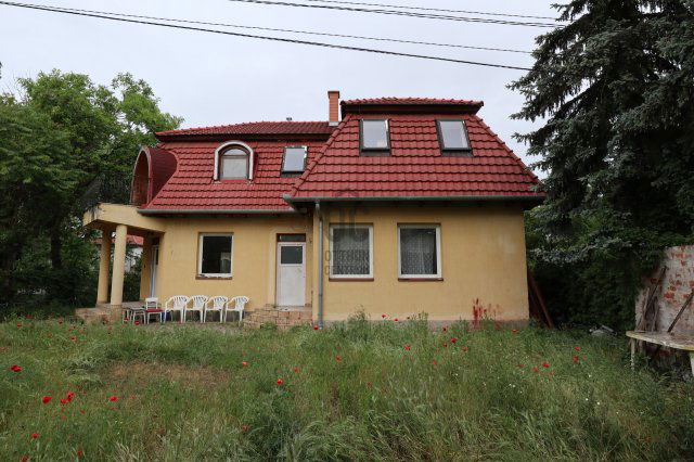 Eladó családi ház, Kecskeméten 89.5 M Ft, 6 szobás