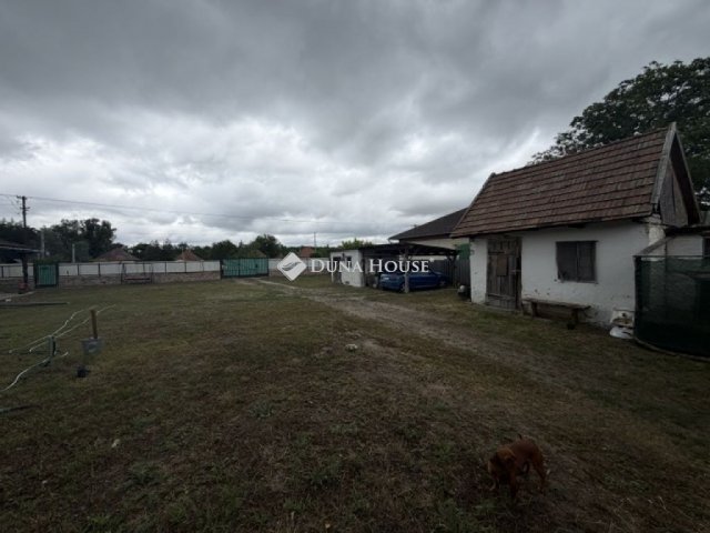 Eladó családi ház, Csévharaszton 64.99 M Ft, 2 szobás