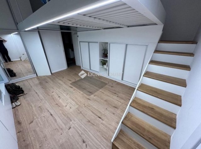 Eladó téglalakás, Budapesten, VIII. kerületben 53.9 M Ft