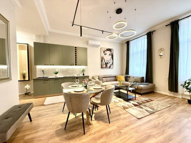 Eladó téglalakás, Budapesten, VII. kerületben 190 M Ft, 4 szobás