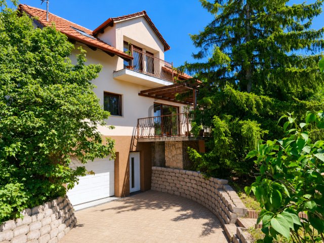 Kiadó családi ház, albérlet, Szentendrén 800 E Ft / hó