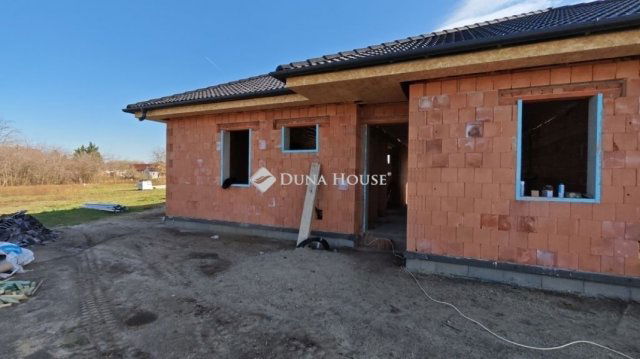 Eladó ikerház, Kecskeméten 89.995 M Ft, 4 szobás