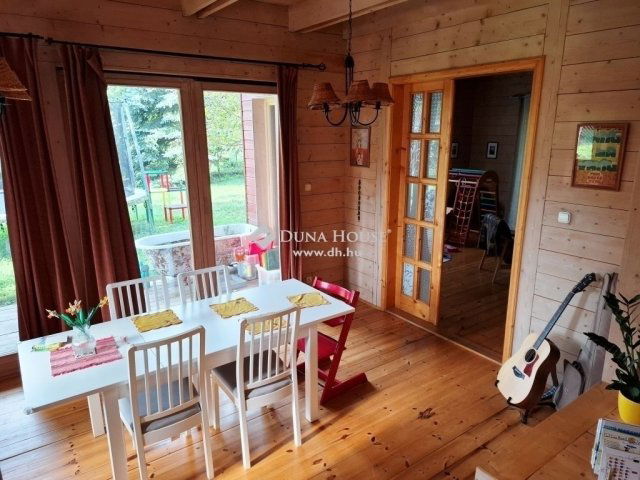 Eladó családi ház, Nagykovácsiban 189.9 M Ft, 8 szobás