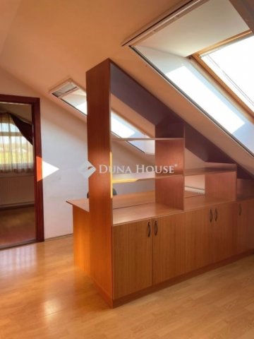 Eladó családi ház, Debrecenben 120 M Ft, 5 szobás