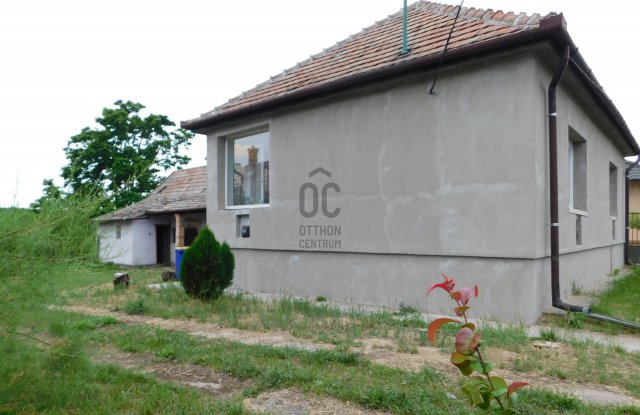 Eladó családi ház, Tápióságon 36 M Ft, 2 szobás