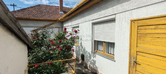 Eladó családi ház, Kecskeméten 39.9 M Ft, 3 szobás