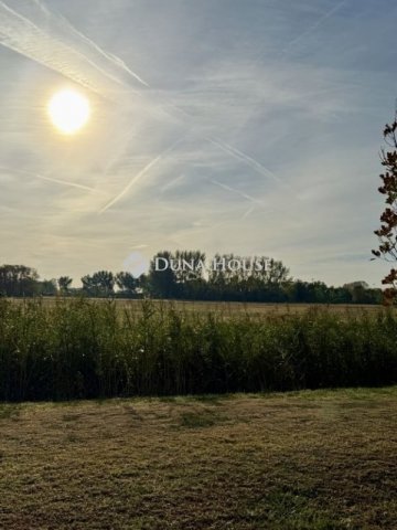 Eladó sorház, Vecsésen 133.9 M Ft, 5 szobás