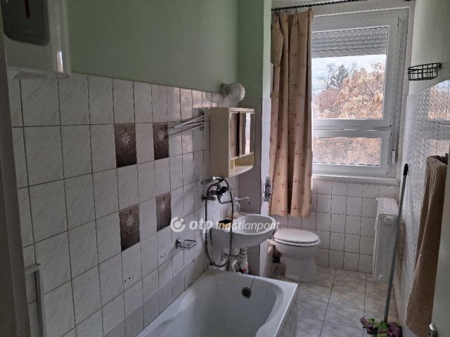 Eladó téglalakás, Győrött 54.9 M Ft, 2 szobás