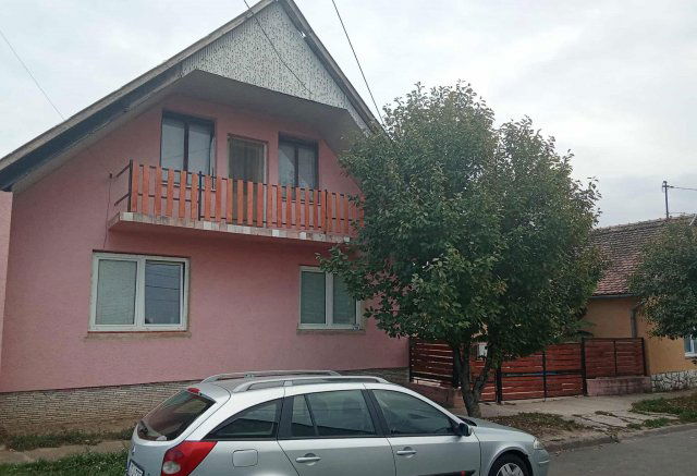 Eladó családi ház, Siklóson 43 M Ft, 6 szobás