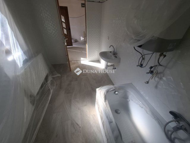 Eladó családi ház, Kiskunfélegyházán 42 M Ft, 4 szobás