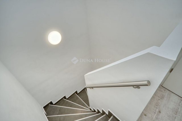 Eladó sorház, Budapesten, X. kerületben 129.9 M Ft, 4 szobás