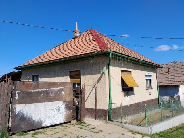 Eladó családi ház, Kállón 8 M Ft, 3+1 szobás