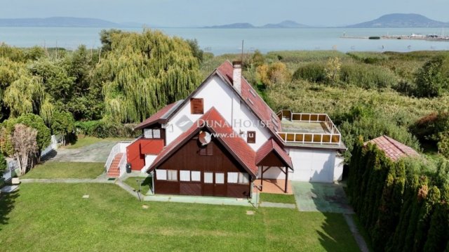 Eladó családi ház, Balatonfenyvesen 430 M Ft, 4 szobás