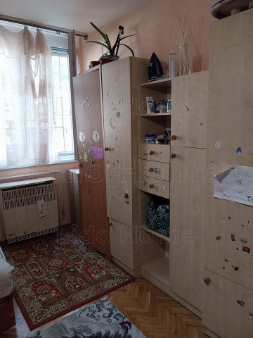 Eladó téglalakás, Kaposváron 32 M Ft, 6 szobás