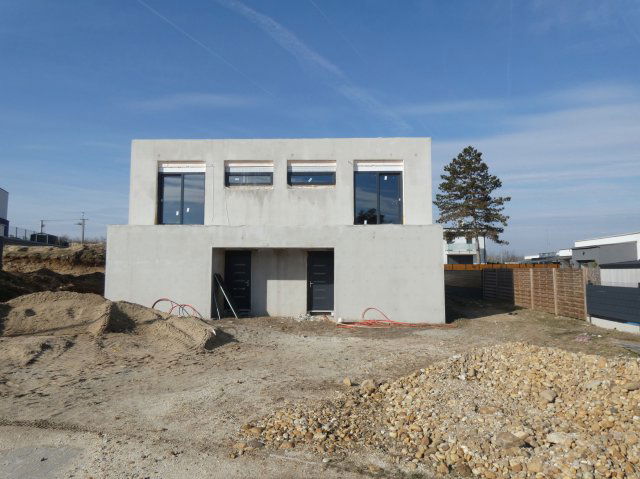 Eladó ikerház, Mogyoródon 135 M Ft, 5 szobás