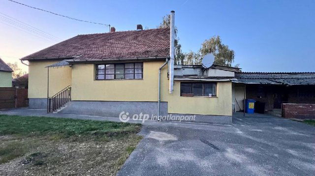 Eladó családi ház, Marcalgergelyin 35.9 M Ft, 2+1 szobás