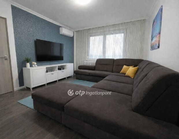 Eladó panellakás, Debrecenben 69.5 M Ft, 3 szobás