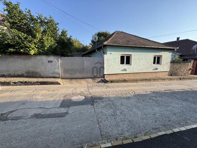 Eladó családi ház, Szekszárdon, Babits Mihály utcában 41.9 M Ft