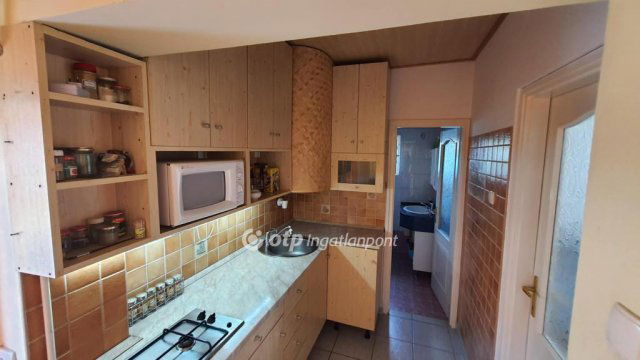 Eladó családi ház, Balatonfenyvesen 64.9 M Ft, 1+1 szobás