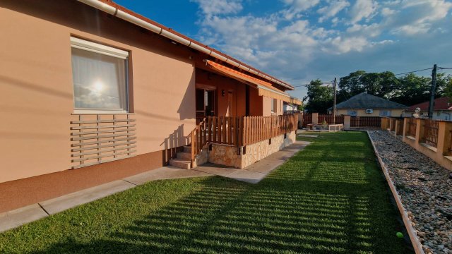 Eladó családi ház, Szigetszentmiklóson 112 M Ft, 4 szobás