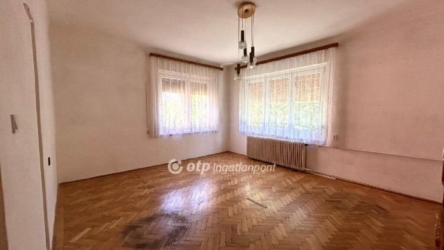 Eladó téglalakás, Győrött 62.9 M Ft, 2+1 szobás