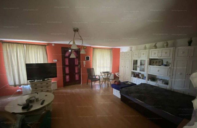 Eladó családi ház, Bajon 62 M Ft, 4+1 szobás