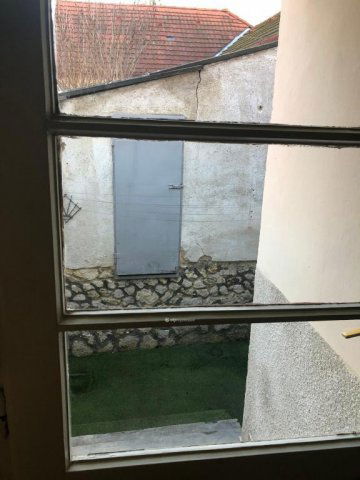Eladó családi ház, Pápán 35 M Ft, 2 szobás