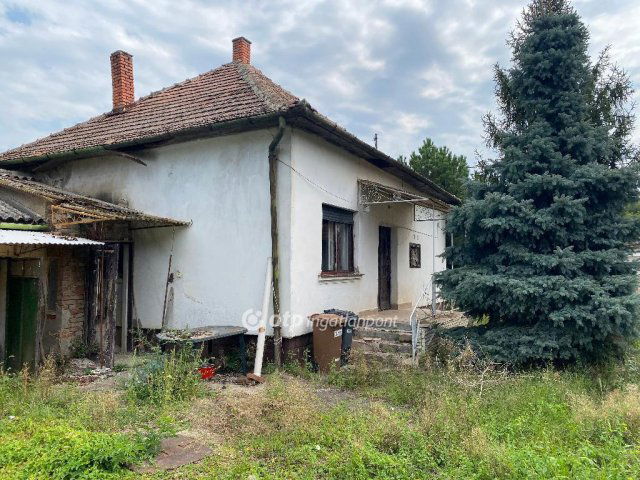 Eladó családi ház, Tiszafüreden 44 M Ft, 2 szobás