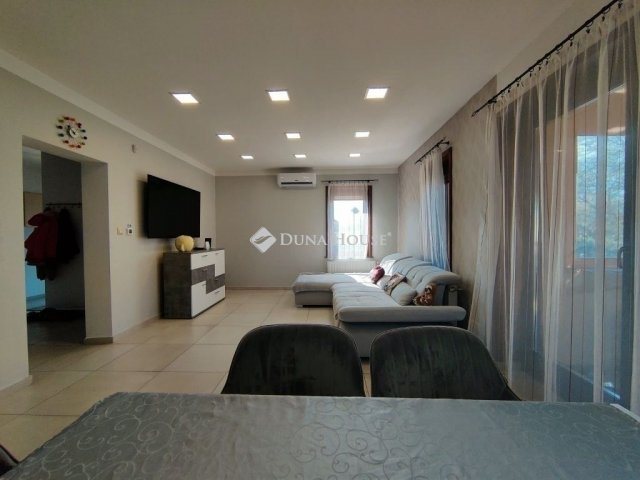 Eladó családi ház, Monoron 109 M Ft, 4 szobás