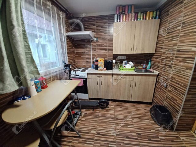 Eladó téglalakás, Debrecenben 35 M Ft, 1 szobás