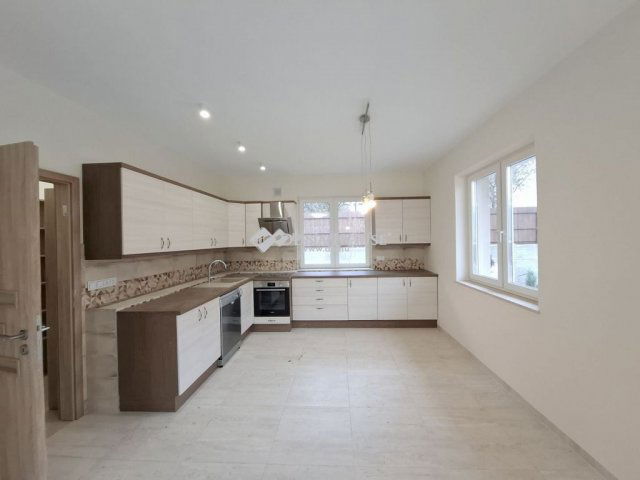 Eladó családi ház, Budapesten, XVI. kerületben, Kolozs utcában