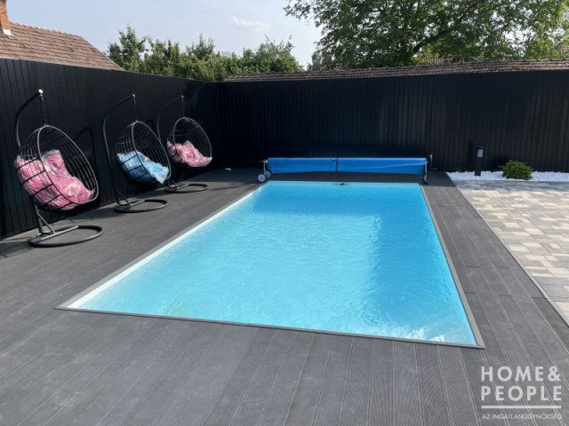 Eladó családi ház, Szegeden 245 M Ft, 7 szobás