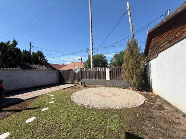 Eladó családi ház, Vecsésen, Miklós utcában 105 M Ft, 4 szobás