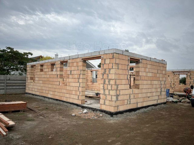 Eladó családi ház, Siófokon 79.9 M Ft, 4 szobás