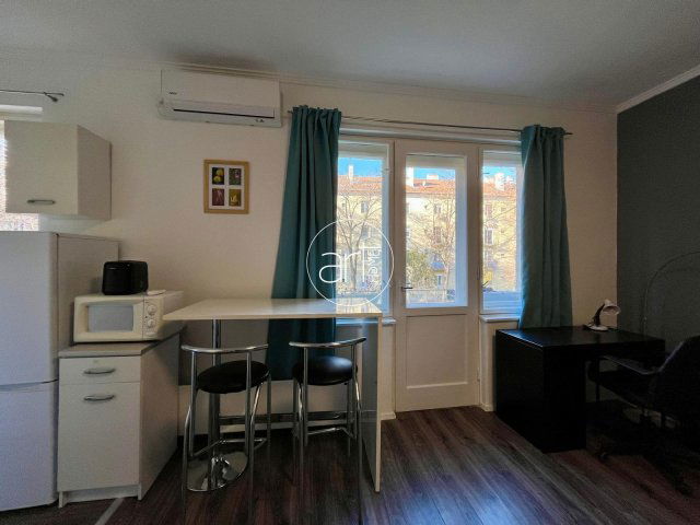 Kiadó téglalakás, albérlet, Szegeden, Mérey utcában