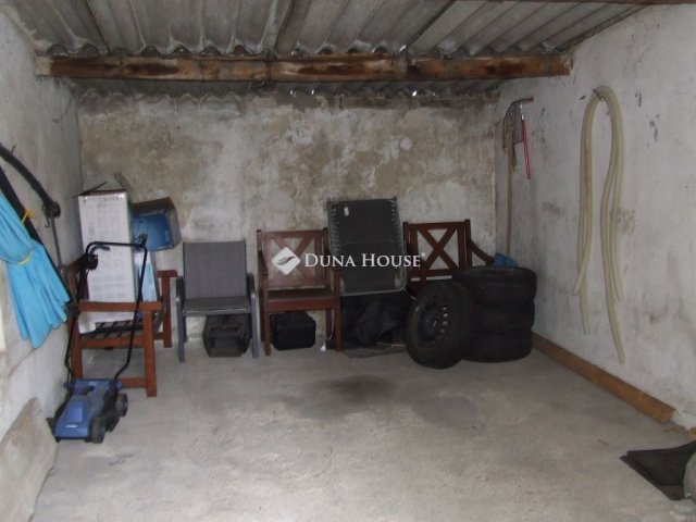 Eladó családi ház, Esztergomban 82 M Ft, 5 szobás