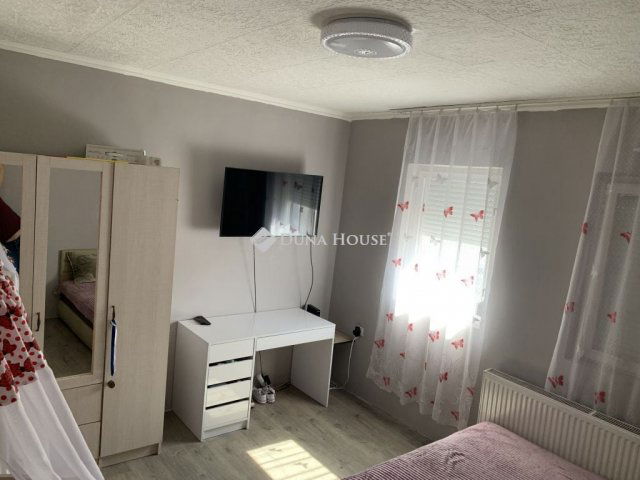 Eladó családi ház, Örkényen 27.9 M Ft, 1 szobás