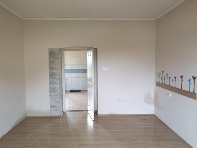 Eladó sorház, Nagyesztergáron 57 M Ft, 5 szobás