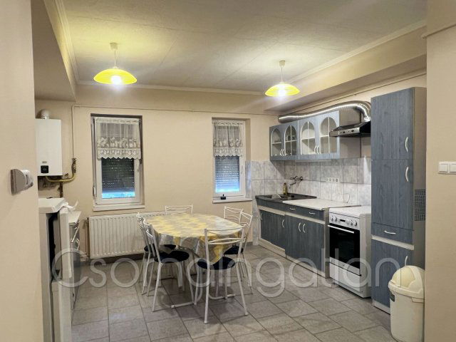 Kiadó téglalakás, albérlet, Csornán 150 E Ft / hó, 2 szobás