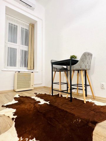 Kiadó téglalakás, albérlet, V. kerületben, Steindl Imre utcában