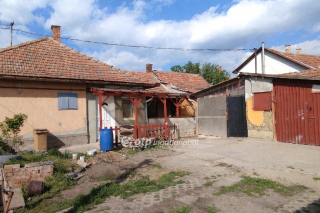 Eladó családi ház, Jászjákóhalmán 16.3 M Ft, 2 szobás