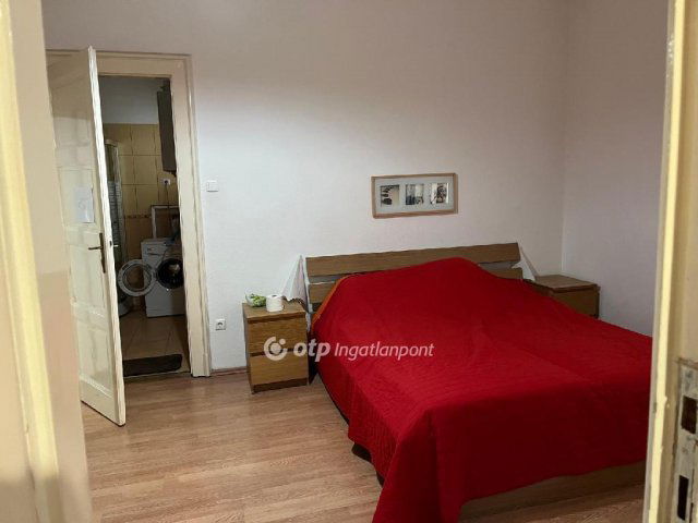 Kiadó téglalakás, albérlet, Budapesten, V. kerületben, 3 szobás