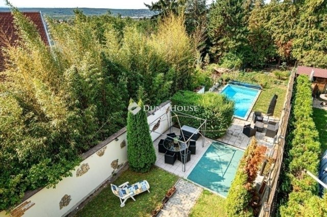 Eladó családi ház, Budapesten, XII. kerületben 225 M Ft