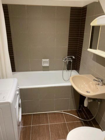 Kiadó téglalakás, albérlet, Tatán 130 E Ft / hó, 1 szobás