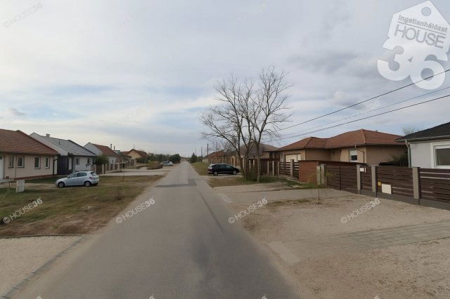 Eladó ikerház, Helvécián 52.9 M Ft, 3 szobás