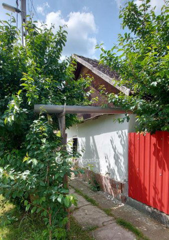 Eladó családi ház, Öcsödön 3.6 M Ft, 1 szobás
