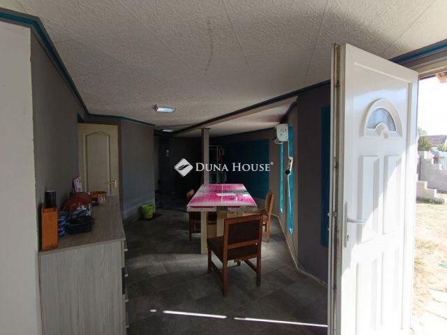 Eladó családi ház, Tápióbicskén 20 M Ft, 4 szobás