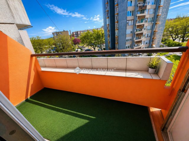 Eladó téglalakás, Vácon 67.7 M Ft, 3 szobás