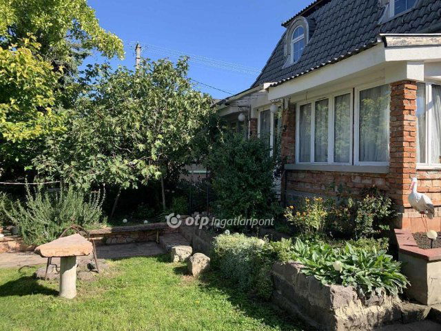 Eladó családi ház, Érden 99 M Ft, 6 szobás